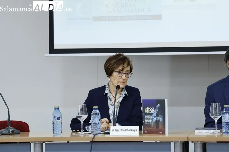 Presentación en la Plaza Mayor del libro sobre Nebrija y Salamanca. Foto de David Sañudo