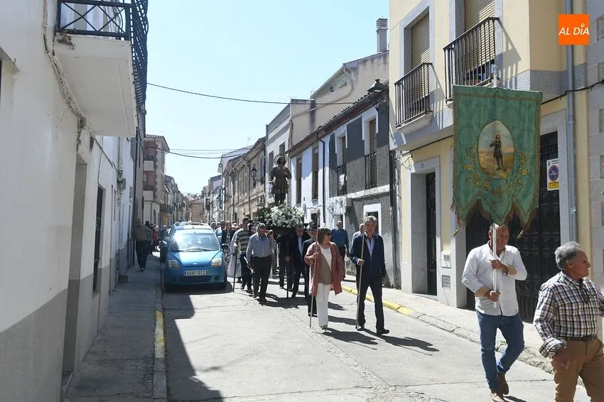 Foto 2 - San Isidro logra llegar por una ruta alternativa a la Glorieta del &Aacute;rbol Gordo para bendecir los campos