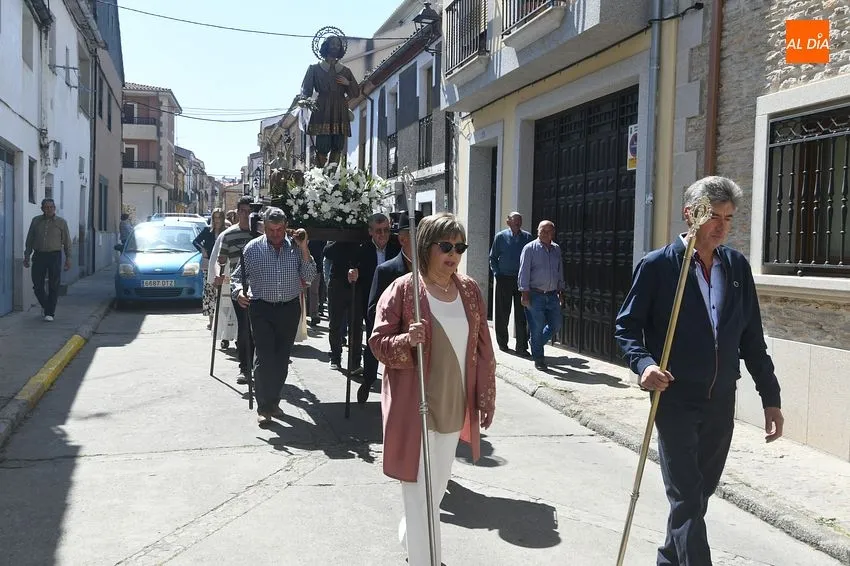 Foto 4 - San Isidro logra llegar por una ruta alternativa a la Glorieta del &Aacute;rbol Gordo para bendecir los campos