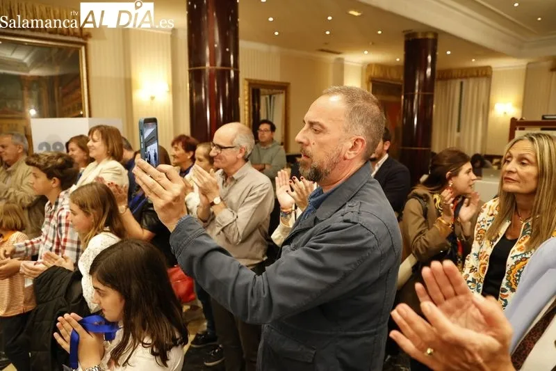 Carbayo, tras ganar las elecciones: “Ha sido una victoria rotunda. Vamos a gobernar para todos desde la moderación” | FOTOS: DAVID SAÑUDO