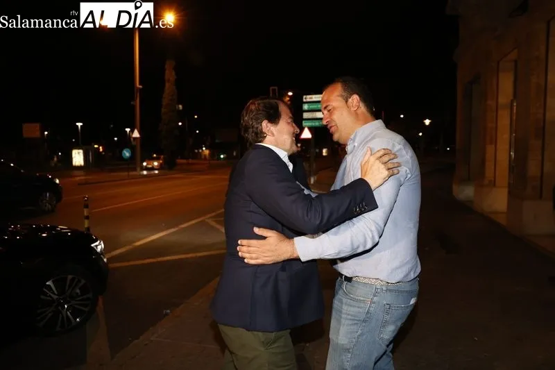 Foto 4 - Carbayo: &ldquo;Ha sido una victoria rotunda. Vamos a gobernar para todos desde la moderaci&oacute;n&rdquo;