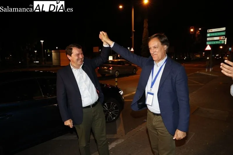 Foto 5 - Carbayo: &ldquo;Ha sido una victoria rotunda. Vamos a gobernar para todos desde la moderaci&oacute;n&rdquo;