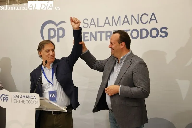 Carbayo, tras ganar las elecciones: “Ha sido una victoria rotunda. Vamos a gobernar para todos desde la moderación” | FOTOS: DAVID SAÑUDO