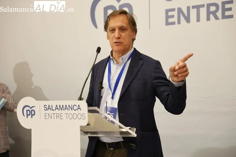 Carbayo, tras ganar las elecciones: “Ha sido una victoria rotunda. Vamos a gobernar para todos desde la moderación” | FOTOS: DAVID SAÑUDO