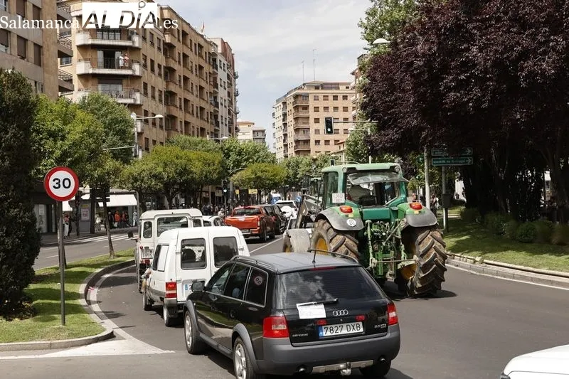 Manifestación motorizada de ganaderos en Salamanca. Foto de David Sañudo