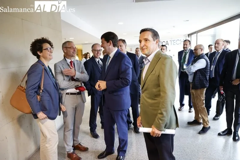 El presidente de la Junta, Alfonso Fernández Mañueco, en el Tech Day, en Salamanca. Foto de David Sañudo