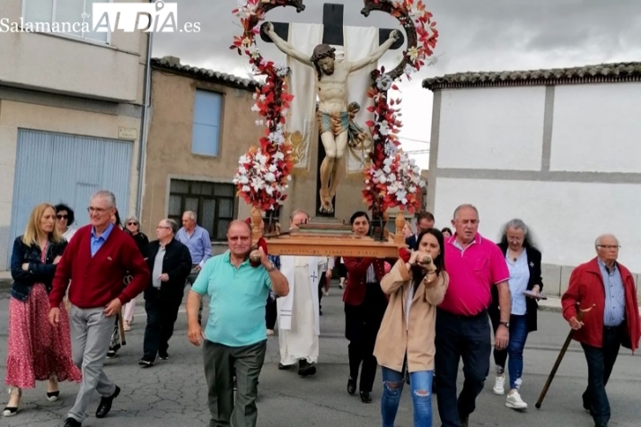 La segunda y última subasta de banzos recauda 147 euros por el Santo Cristo de la Esperanza en Villoruela