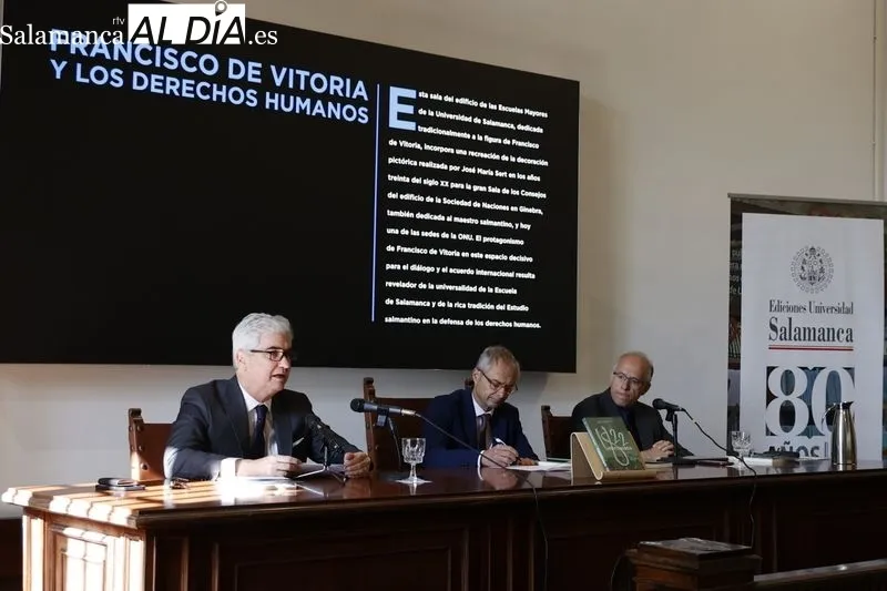 Presentación esta mañana del primer volumen sobre la historia de Brasil publicado por la USAL. Foto de David Sañudo