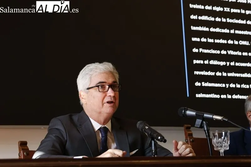 Presentación esta mañana del primer volumen sobre la historia de Brasil publicado por la USAL. Foto de David Sañudo
