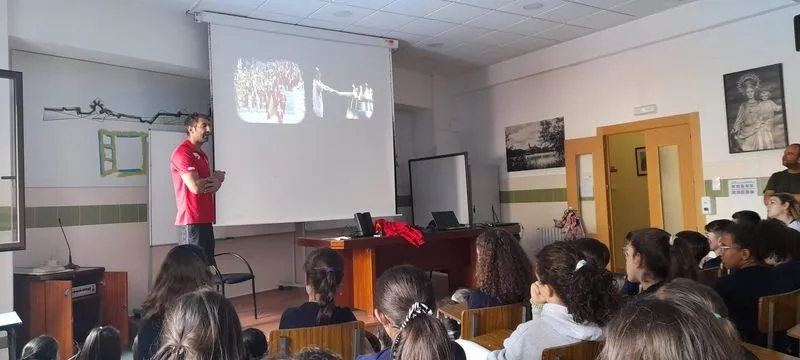 Foto 7 - El Colegio San Juan Bosco 'se convierte' en Ol&iacute;mpico