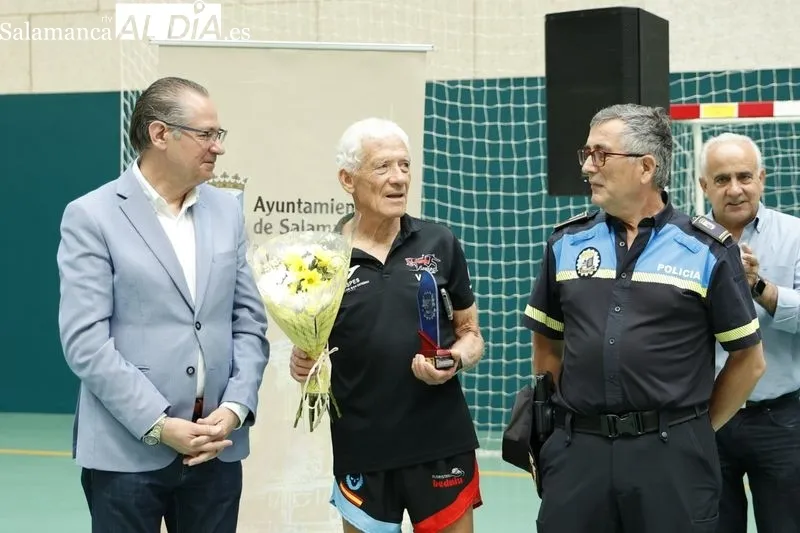 Foto 12 - Entrega de trofeos de la XXIV edici&oacute;n del Cross de la Polic&iacute;a Local de Salamanca