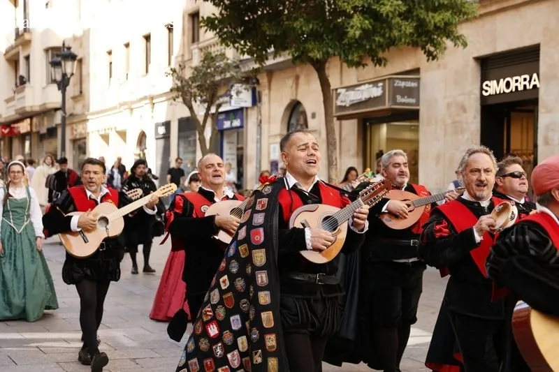 Foto 14 - El Siglo de Oro recorre las calles salmantinas un a&ntilde;o m&aacute;s