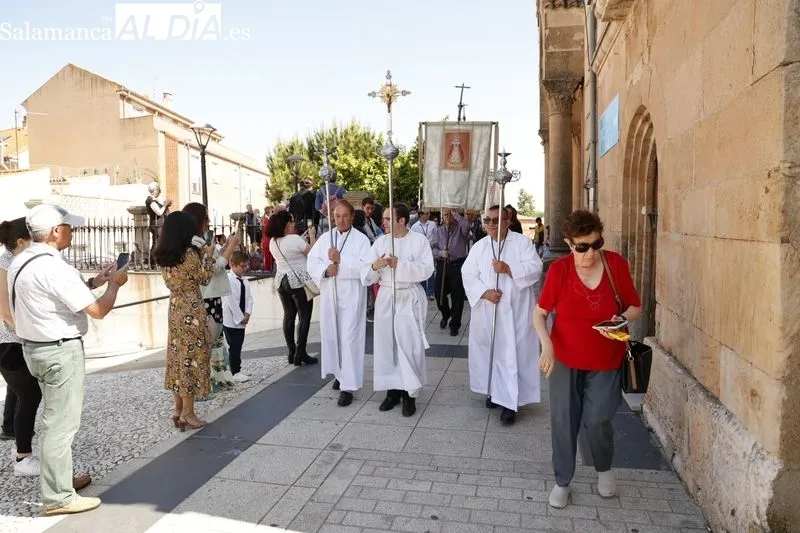 Foto 3 - Tejares celebra sus fiestas con la tradicional misa y procesi&oacute;n