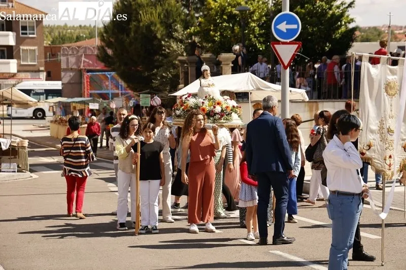 Foto 5 - Tejares celebra sus fiestas con la tradicional misa y procesi&oacute;n