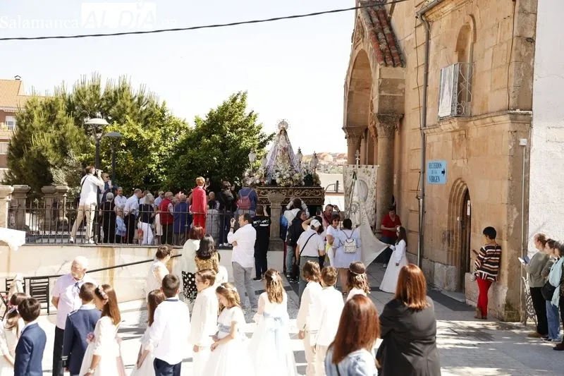Foto 13 - Tejares celebra sus fiestas con la tradicional misa y procesi&oacute;n
