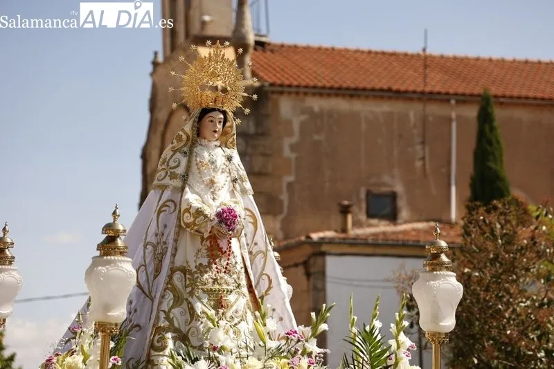 Foto 22 - Tejares celebra sus fiestas con la tradicional misa y procesi&oacute;n
