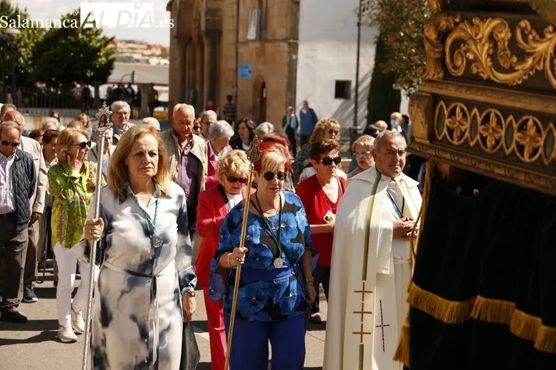 Foto 24 - Tejares celebra sus fiestas con la tradicional misa y procesi&oacute;n