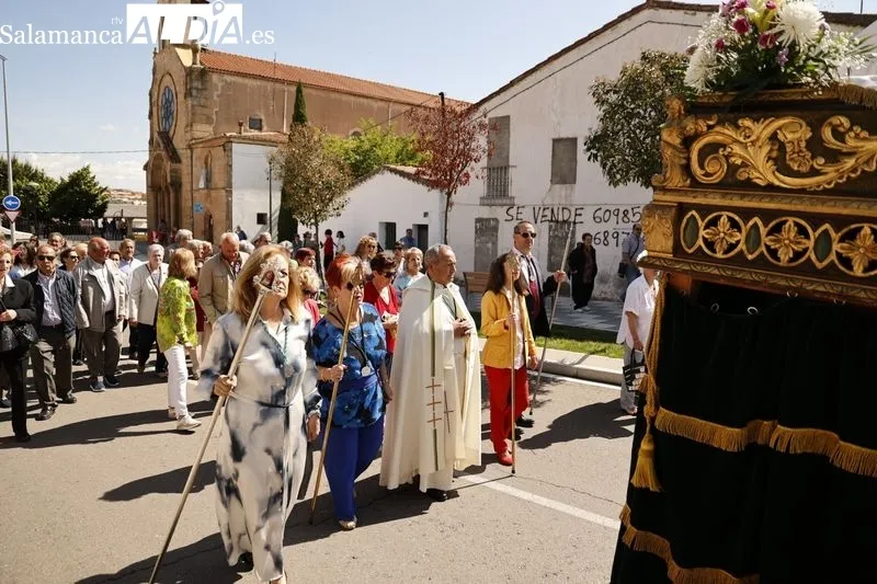 Foto 26 - Tejares celebra sus fiestas con la tradicional misa y procesi&oacute;n