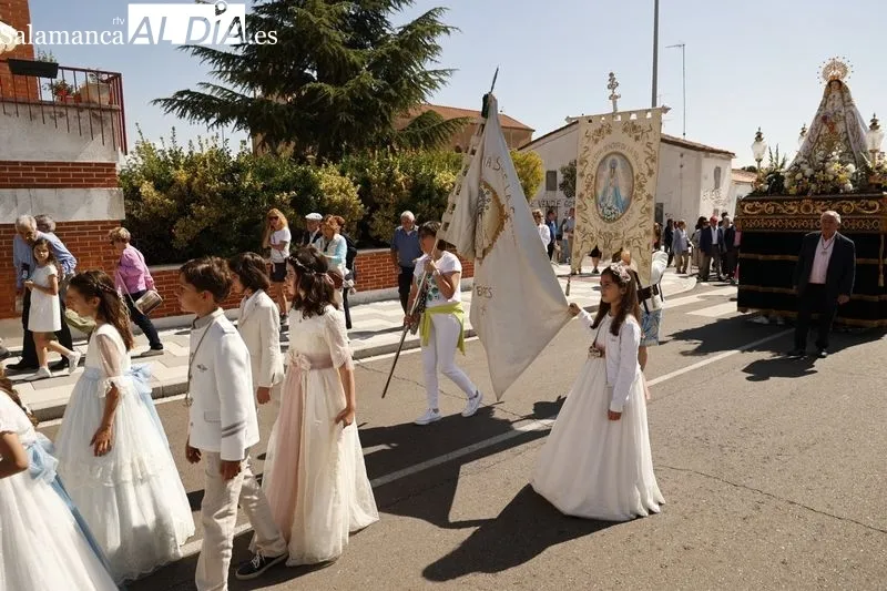 Foto 30 - Tejares celebra sus fiestas con la tradicional misa y procesi&oacute;n