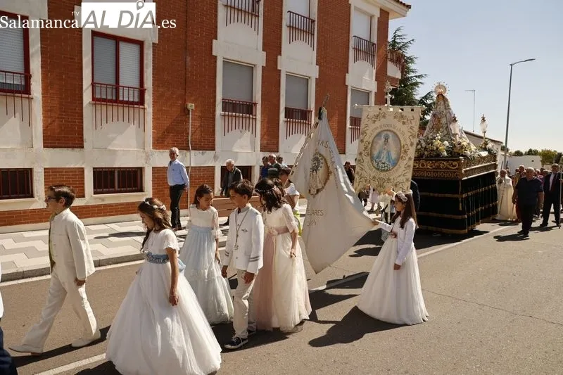 Foto 33 - Tejares celebra sus fiestas con la tradicional misa y procesi&oacute;n