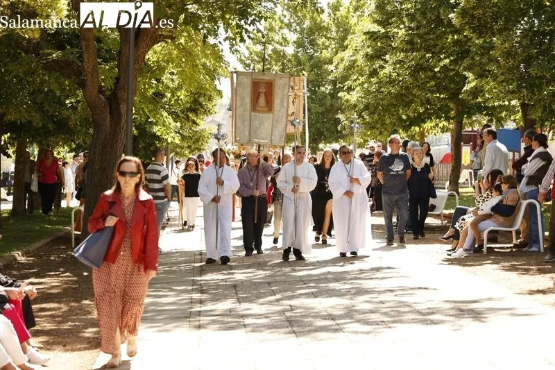 Foto 40 - Tejares celebra sus fiestas con la tradicional misa y procesi&oacute;n