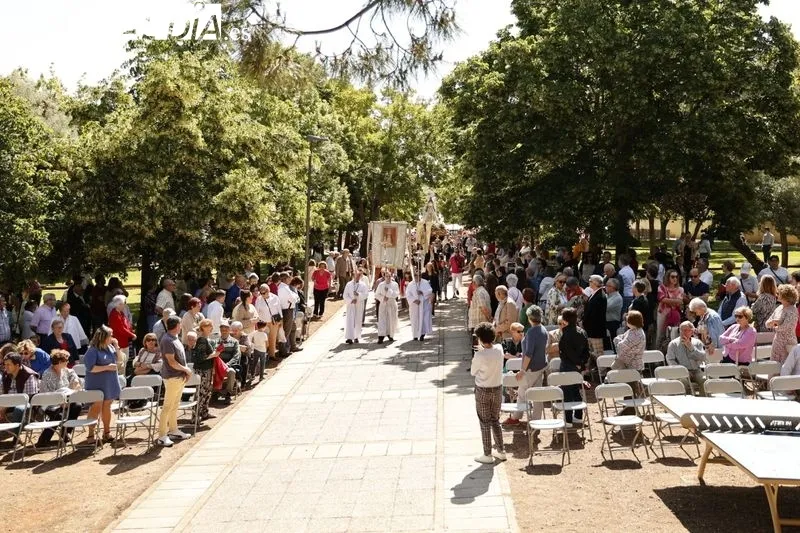 Foto 42 - Tejares celebra sus fiestas con la tradicional misa y procesi&oacute;n