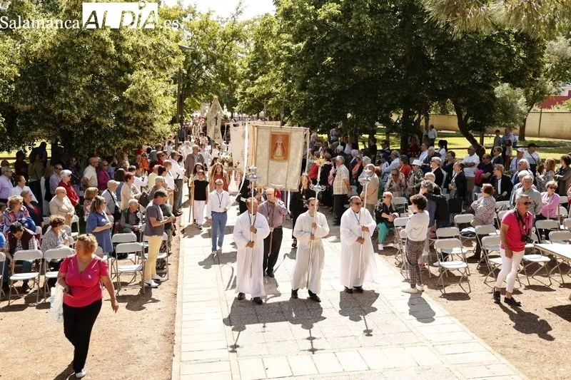 Foto 47 - Tejares celebra sus fiestas con la tradicional misa y procesi&oacute;n