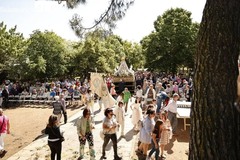 Foto 56 - Tejares celebra sus fiestas con la tradicional misa y procesi&oacute;n