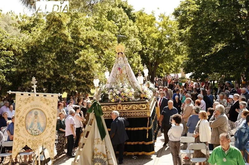 Foto 58 - Tejares celebra sus fiestas con la tradicional misa y procesi&oacute;n