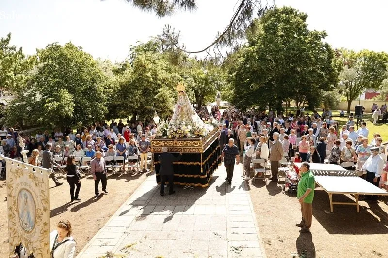Foto 59 - Tejares celebra sus fiestas con la tradicional misa y procesi&oacute;n
