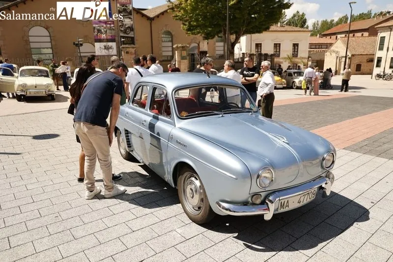 Foto 5 - Espectacular caravana de antiguos Renault Dauphine, Ondine y Gordini en Salamanca