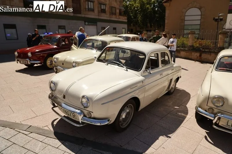 Foto 7 - Espectacular caravana de antiguos Renault Dauphine, Ondine y Gordini en Salamanca