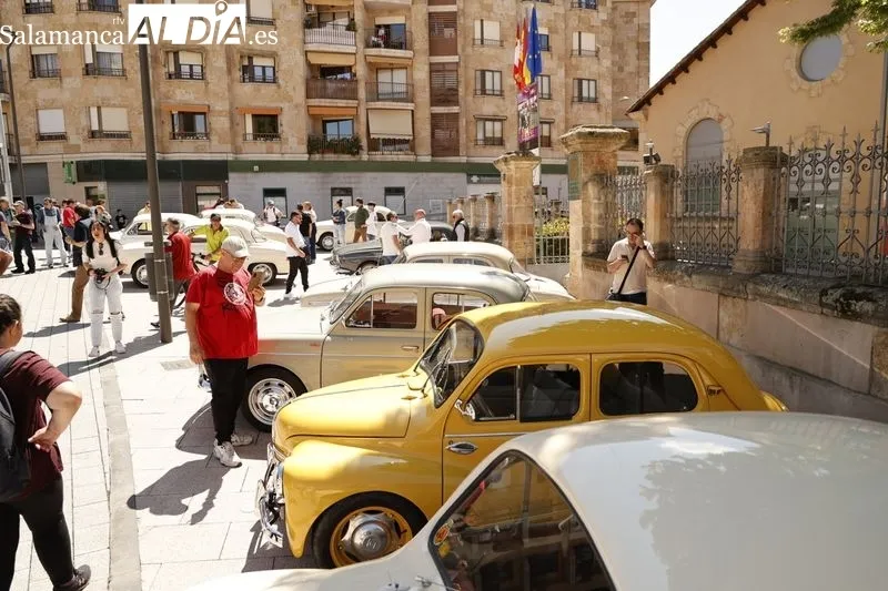 Foto 10 - Espectacular caravana de antiguos Renault Dauphine, Ondine y Gordini en Salamanca
