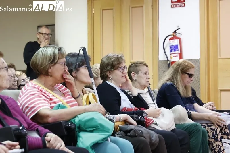 Foto 7 - La ONCE organiza actividades l&uacute;dicas y divulgativas dirigidas a la ciudadan&iacute;a salmantina