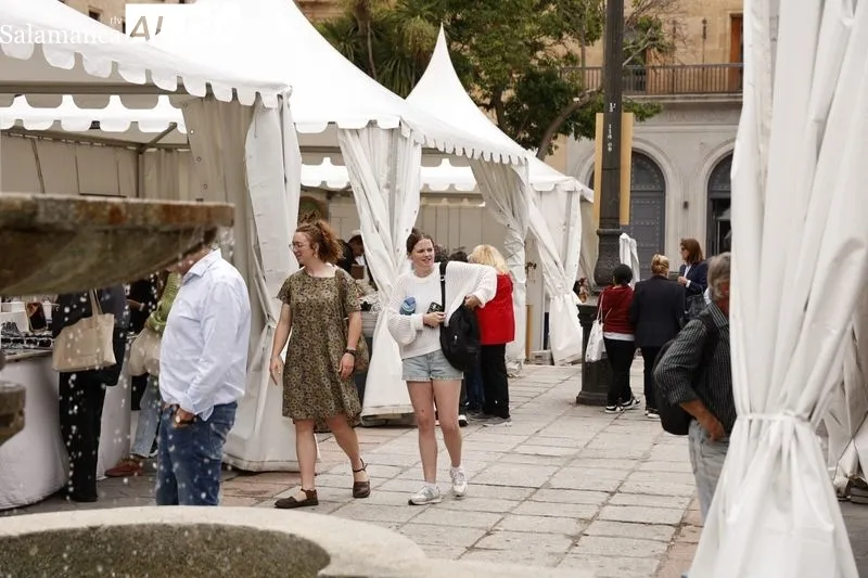 La plaza de Los Bandos acoge la 48 Feria Internacional de Alfarería y Cerámica. Fotos: David Sañudo