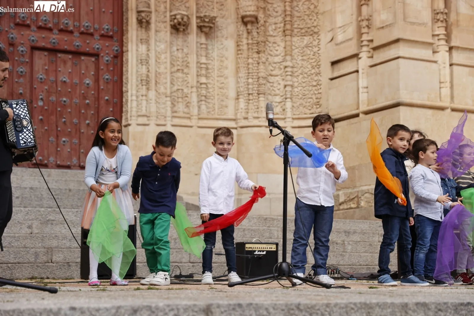 Foto 14 - 'La canci&oacute;n del Verano' hace las delicias del p&uacute;blico en el Patio Chico