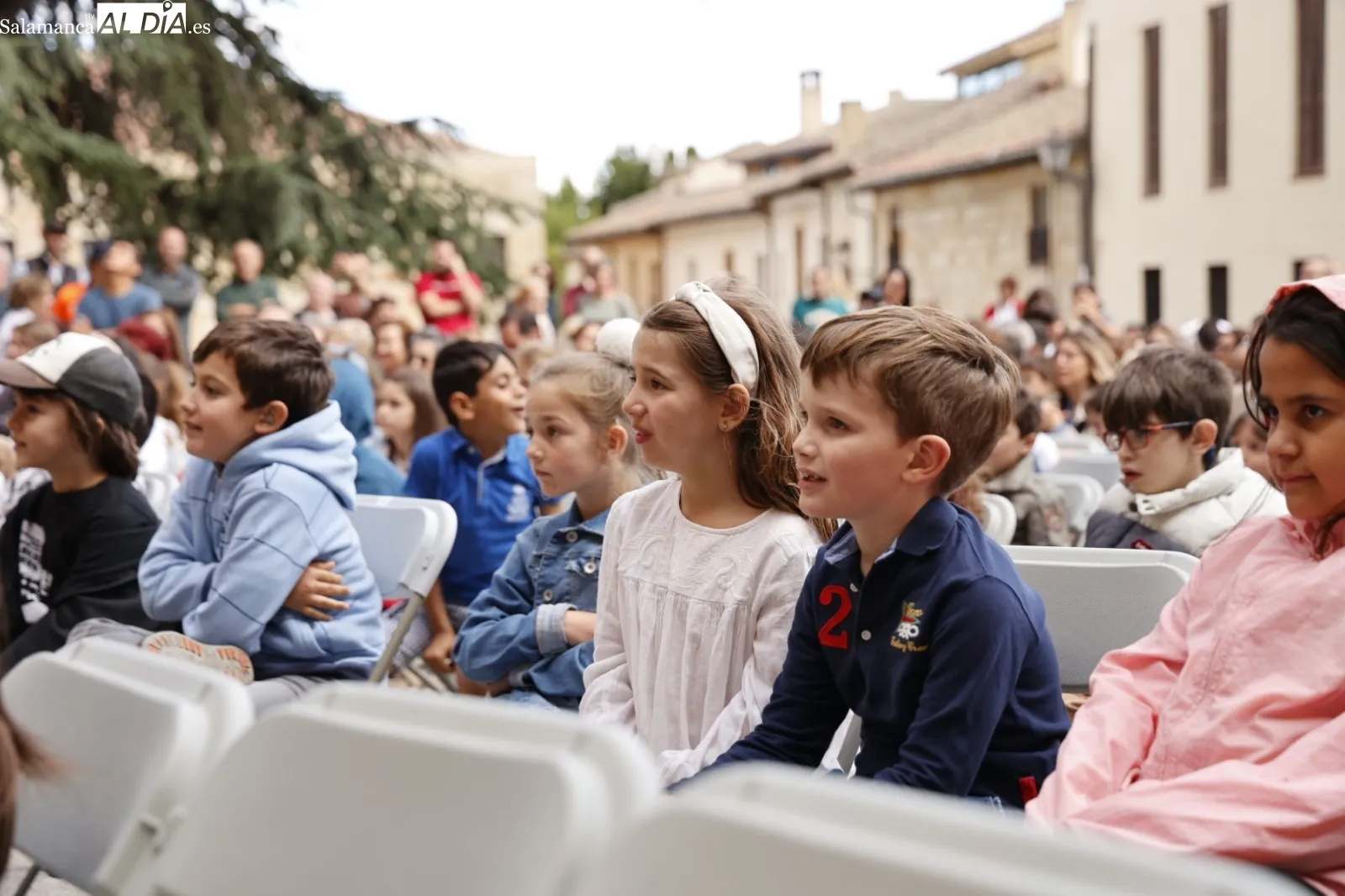 Foto 13 - 'La canci&oacute;n del Verano' hace las delicias del p&uacute;blico en el Patio Chico