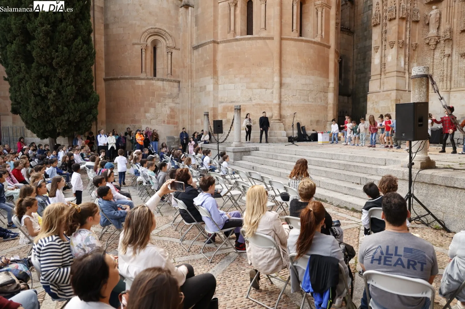 Foto 2 - 'La canci&oacute;n del Verano' hace las delicias del p&uacute;blico en el Patio Chico