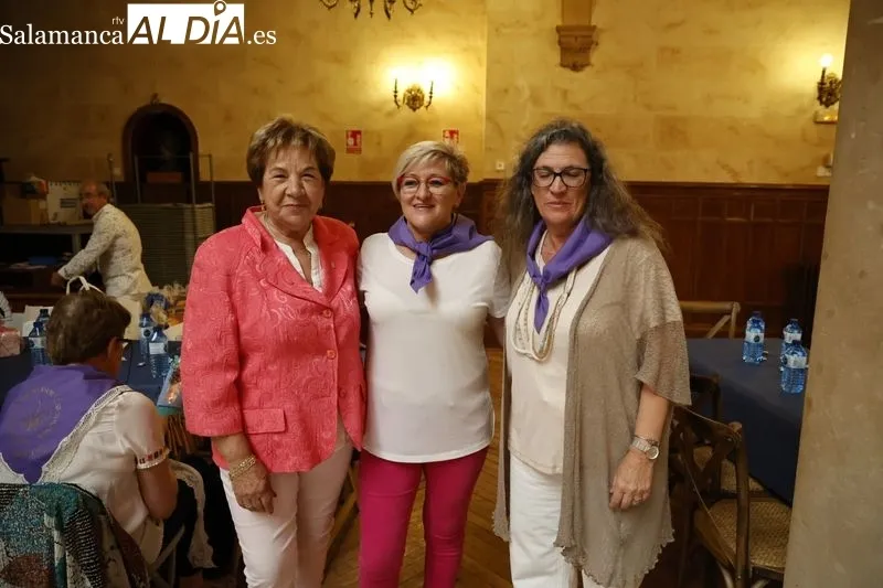 Participantes en el encuentro de bolillos 'Ciudad de Salamanca' en el Casino. Fotos: David Sañudo