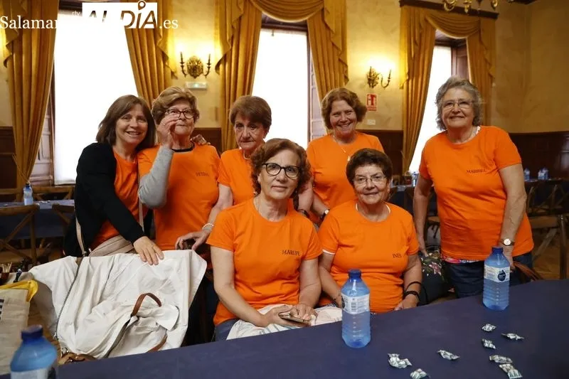 Participantes en el encuentro de bolillos 'Ciudad de Salamanca' en el Casino. Fotos: David Sañudo