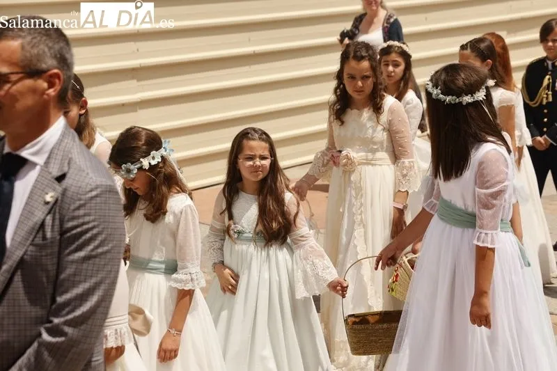 Procesión del Corpus en Carbajosa de la Sagrada. Fotos: David Sañudo