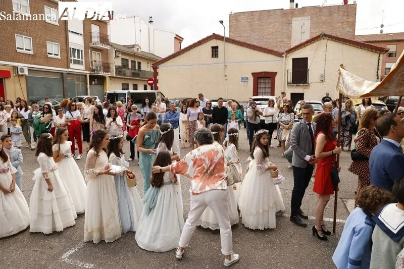 Procesión del Corpus en Carbajosa de la Sagrada. Fotos: David Sañudo