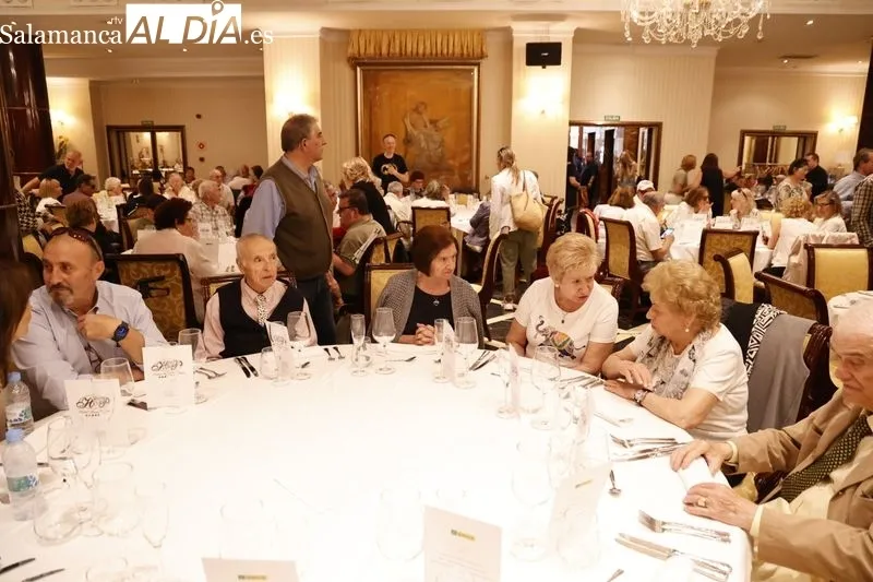 Comida de convivencia en Salamanca de afiliados y trabajadores de la ONCE de Castilla y León. Fotos: David Sañudo