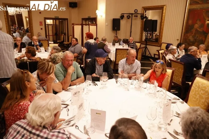 Comida de convivencia en Salamanca de afiliados y trabajadores de la ONCE de Castilla y León. Fotos: David Sañudo