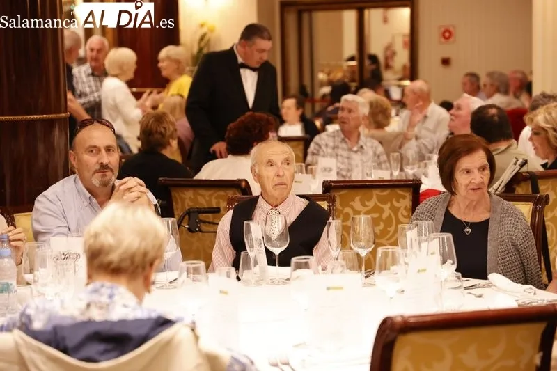 Comida de convivencia en Salamanca de afiliados y trabajadores de la ONCE de Castilla y León. Fotos: David Sañudo