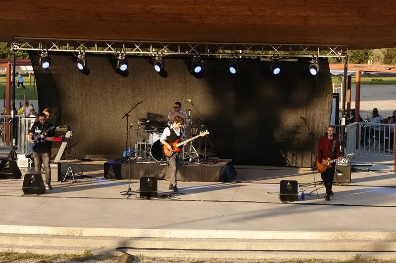 Foto 15 - AgnesiA deleita con su fusi&oacute;n de g&eacute;neros musicales
