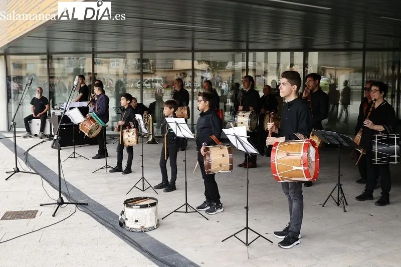 Foto 7 - La plaza Trujillo se llena de bailes tradicionales