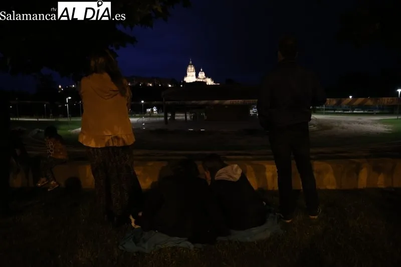 Foto 8 - Los fuegos artificiales ponen el broche de oro a la festividad de San Juan de Sahag&uacute;n