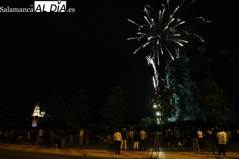Foto 20 - Los fuegos artificiales ponen el broche de oro a la festividad de San Juan de Sahag&uacute;n