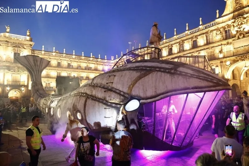 Espectáculo 'The Whale Street' en la Plaza Mayor de Salamanca. Fotos: David Sañudo